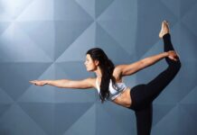 체중 감량의 기회, 맞춤형 운동 계획 woman stretching