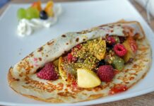 “바쁜 직장인 건강 챙기기, 일상 속 작은 변화가 답이다” a plate of food